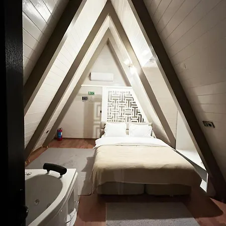 Bungarella Deluxe Lodge *