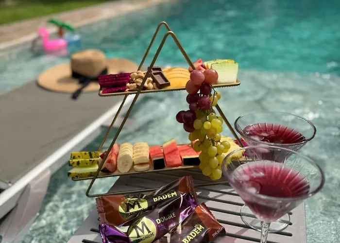 Bungarella Deluxe אכסניה