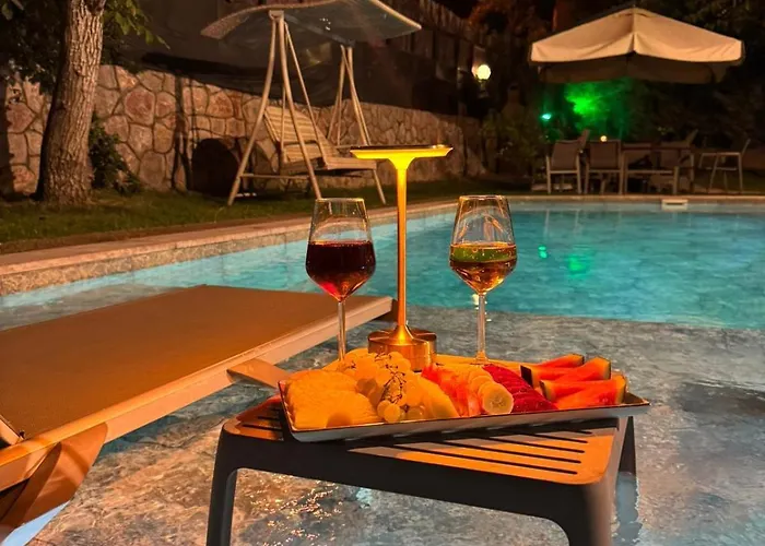 Bungarella Deluxe אכסניה